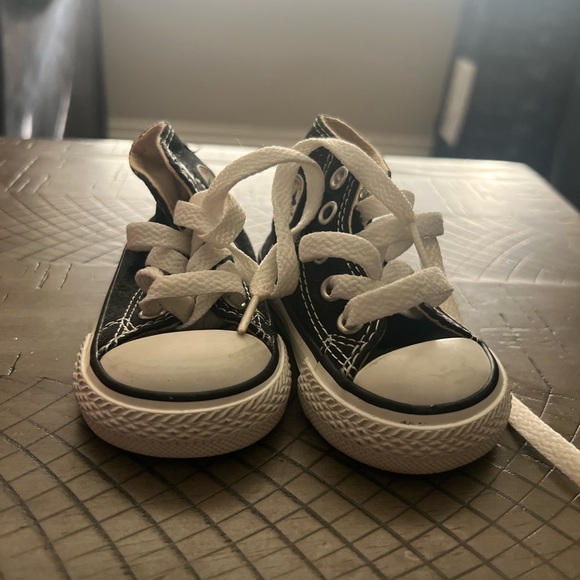 Baby Converse - Picture 1 of 4